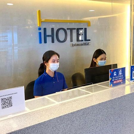 Ihotel Uptown Bgc Taguig Exterior foto