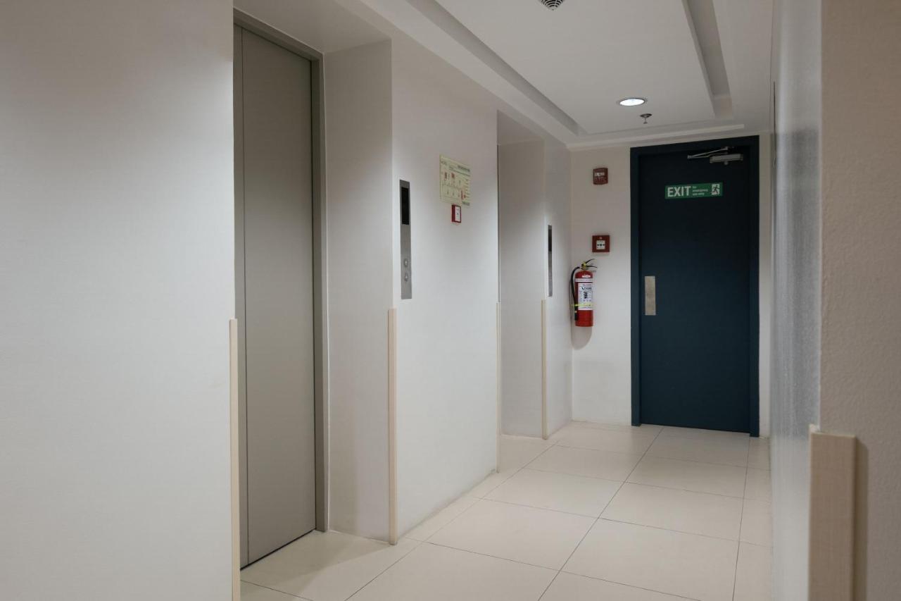 Ihotel Uptown Bgc Taguig Exterior foto