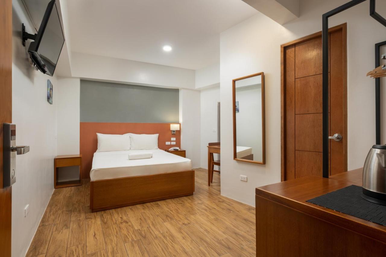 Ihotel Uptown Bgc Taguig Exterior foto