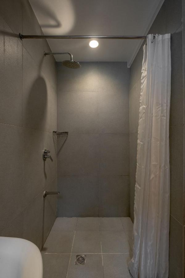 Ihotel Uptown Bgc Taguig Exterior foto